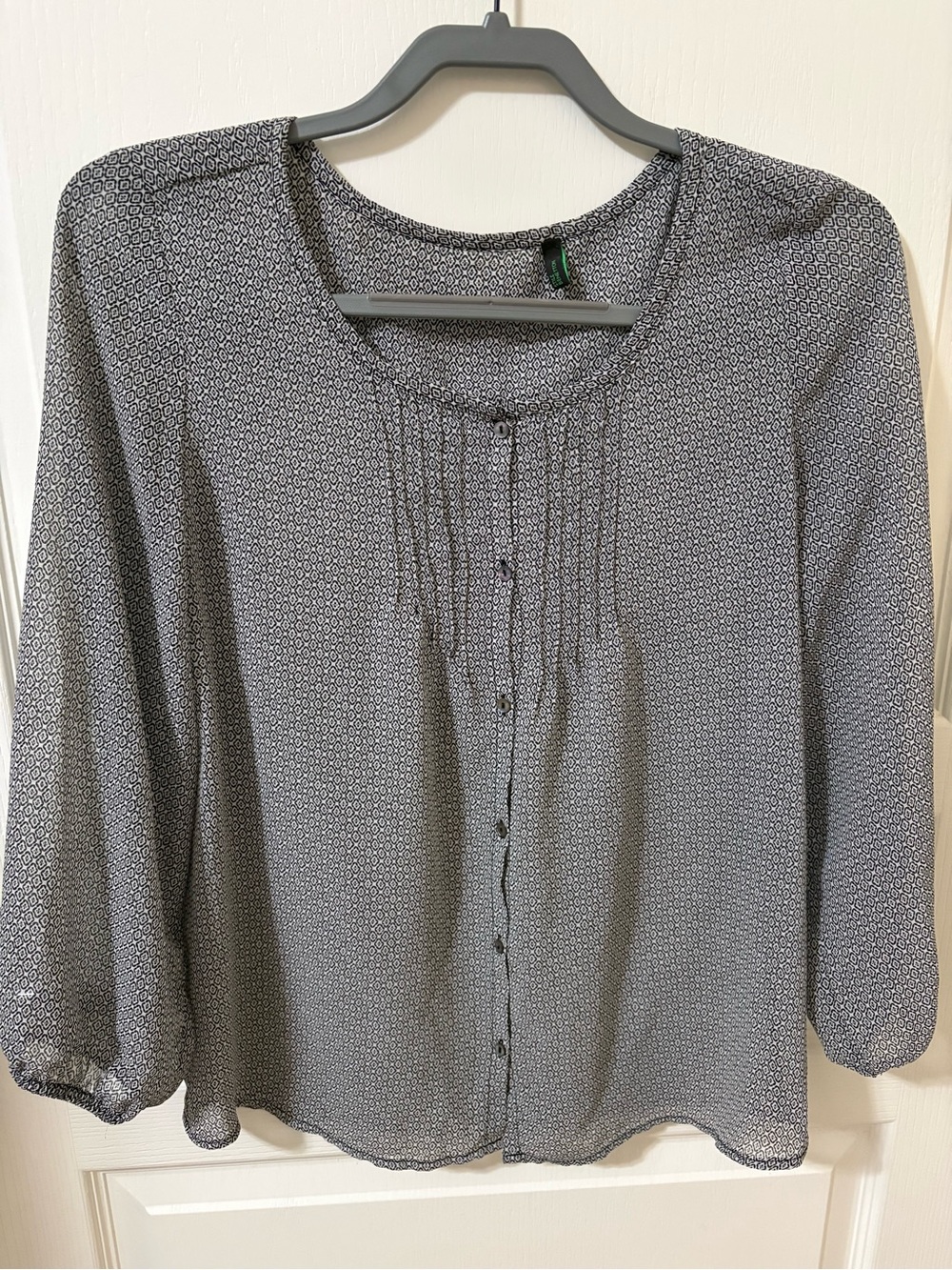 United Colors Of Benetton Black and White Printed Pintuck Button-Down Blouse
